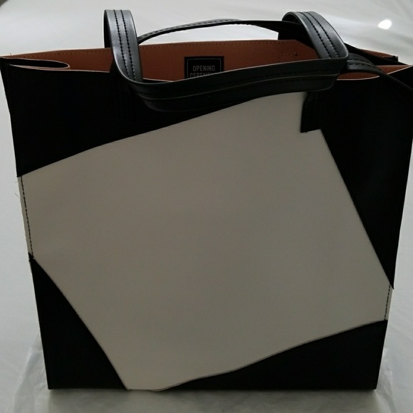 Estee Lauder Handbags - ESTEE LAUDER ReNutriv tote